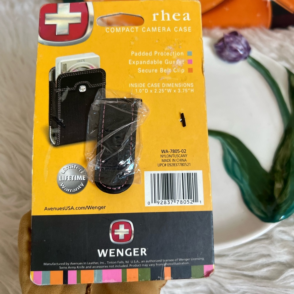 Rhea wenger camera, card holder - Picture 5 of 5